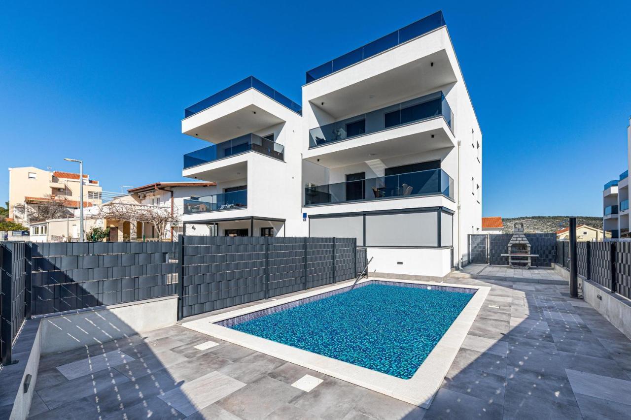Luxury Apartment Pia With Swimming Pool And Grill Trogir Exteriér fotografie