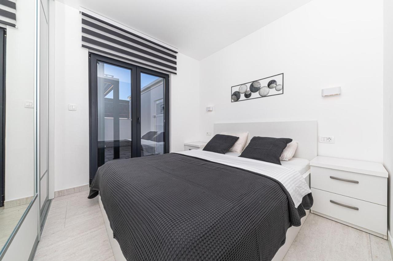 Luxury Apartment Pia With Swimming Pool And Grill Trogir Exteriér fotografie