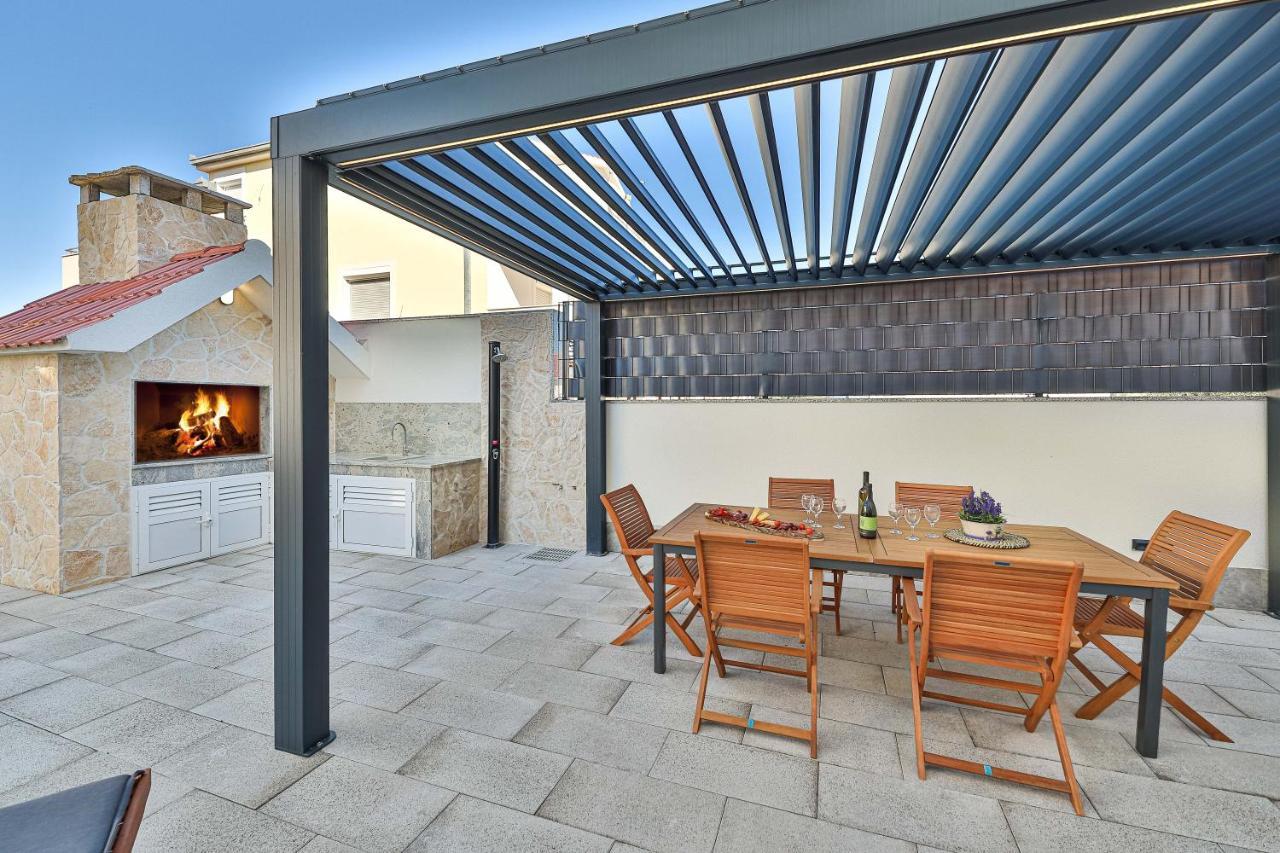 Luxury Apartment Pia With Swimming Pool And Grill Trogir Exteriér fotografie