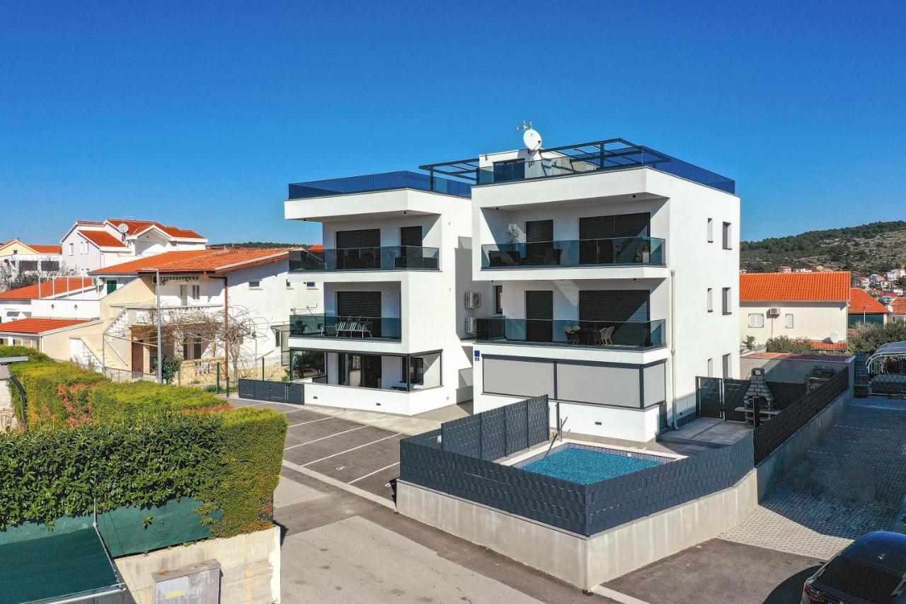 Luxury Apartment Pia With Swimming Pool And Grill Trogir Exteriér fotografie