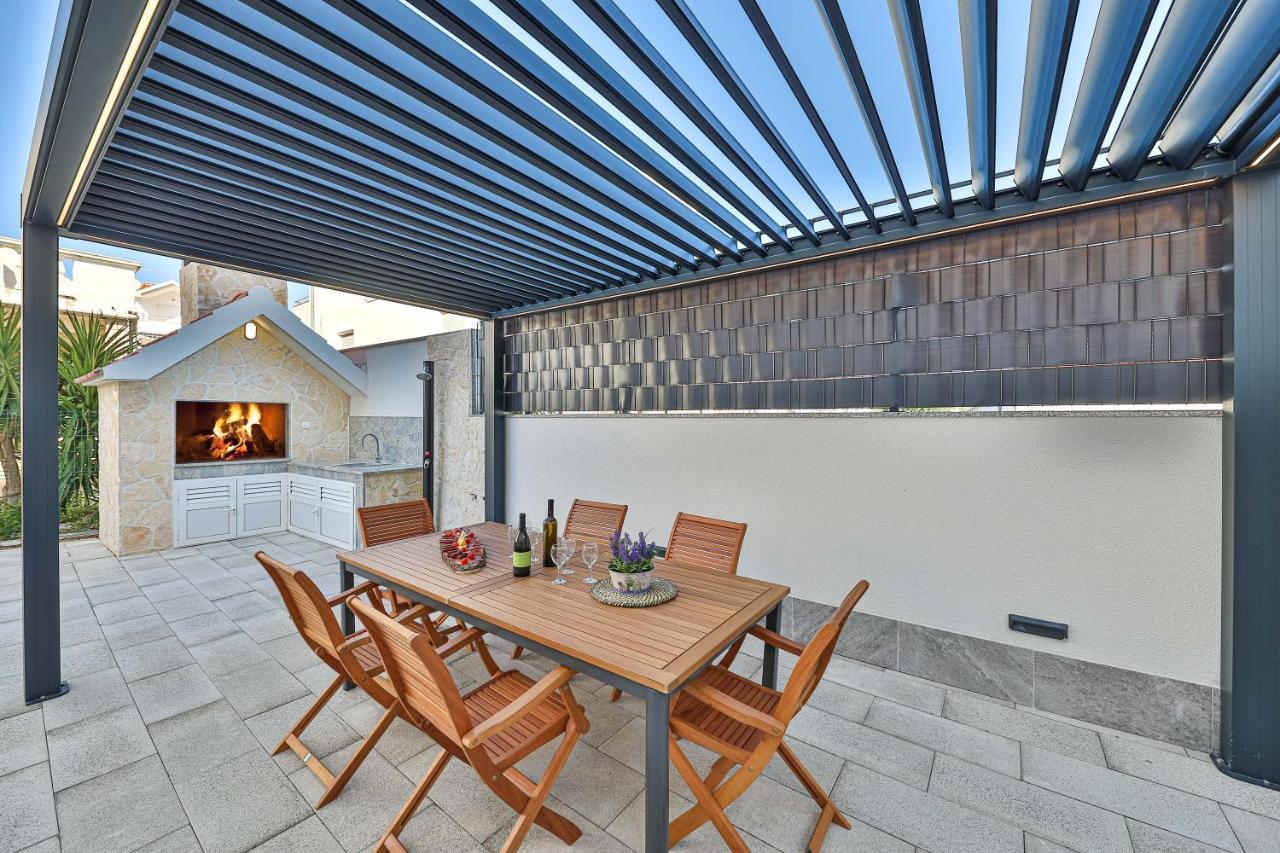 Luxury Apartment Pia With Swimming Pool And Grill Trogir Exteriér fotografie