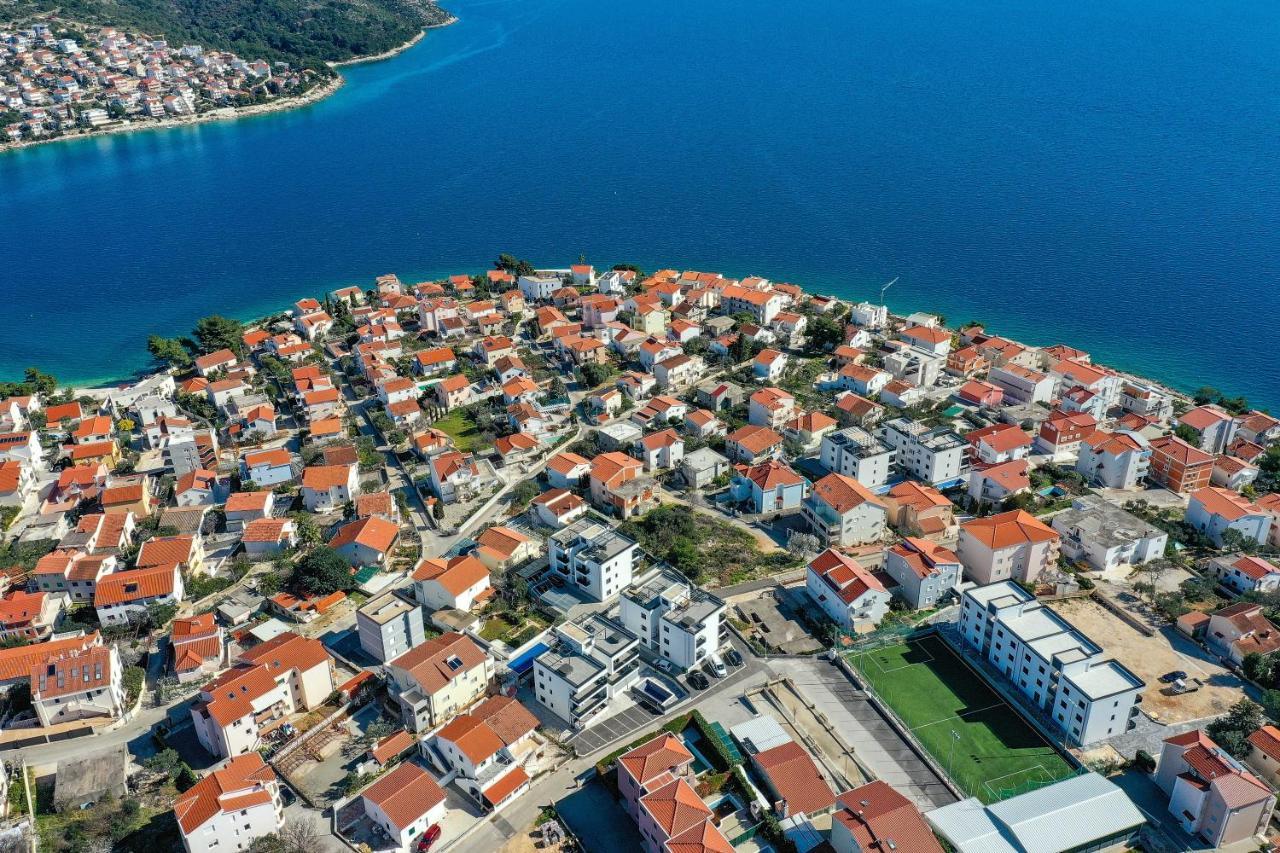 Luxury Apartment Pia With Swimming Pool And Grill Trogir Exteriér fotografie